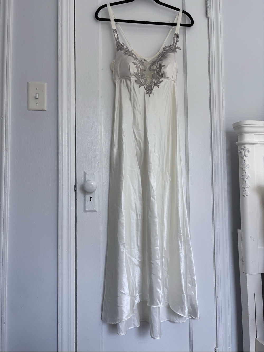 Y2K Flora Ivory Satin Lace Bow Trim Nightgown V-neck Maxi M